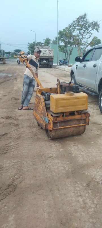 Thuê xe lu dắt tay ở Biên Hòa - Máy xây dựng Lộc Thọ Phát