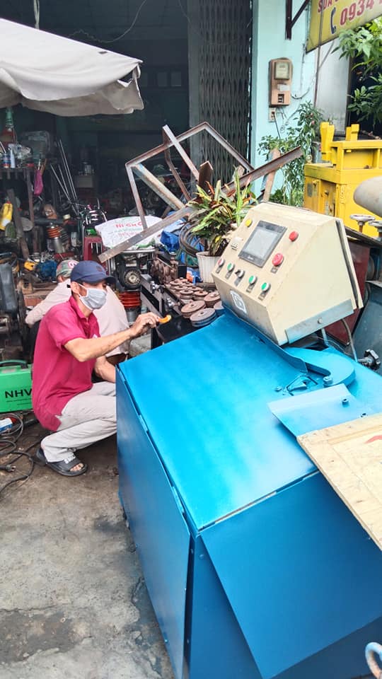 Máy bẻ đai sắt tự động Máy bẻ đai sắt tự động