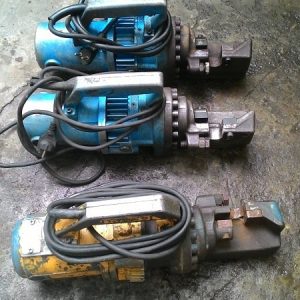 Máy cắt sắt thủy lực cầm tay D25
