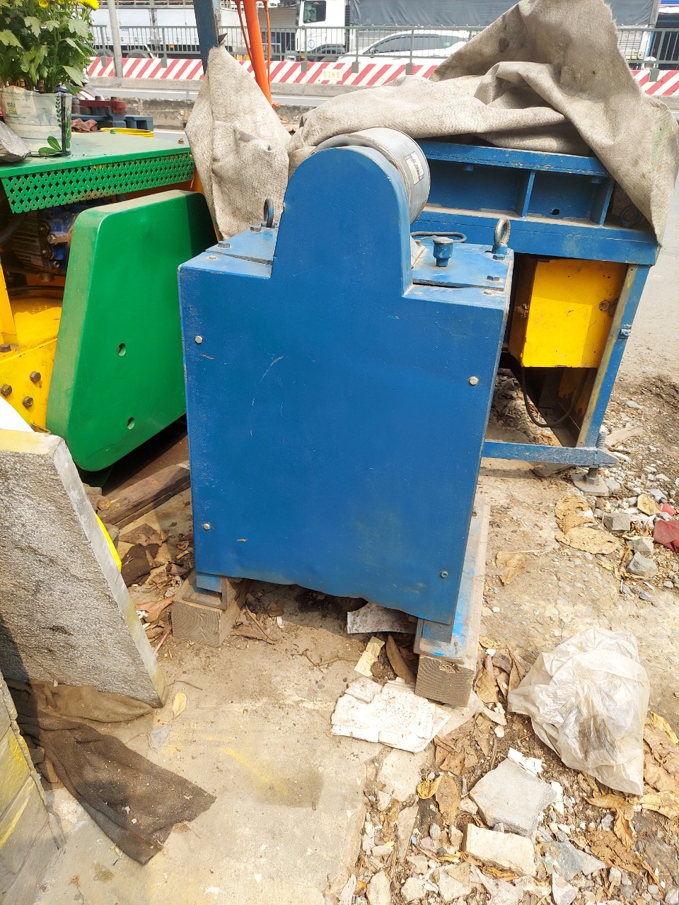 Máy chặt sắt TOYO D33 Máy chặt sắt TOYO D33