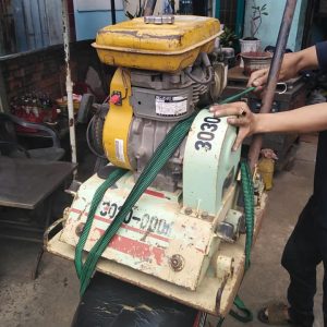 Máy đầm bàn Robin 80kg