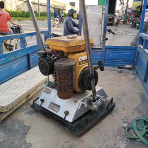 Máy đầm bàn Robin 80kg