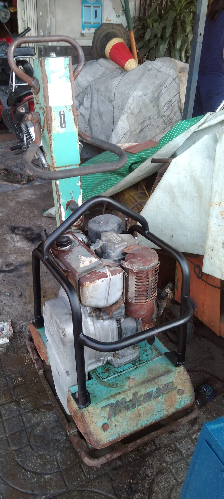 Máy đầm bàn Mikasa 200kg Máy đầm bàn Mikasa 200kg