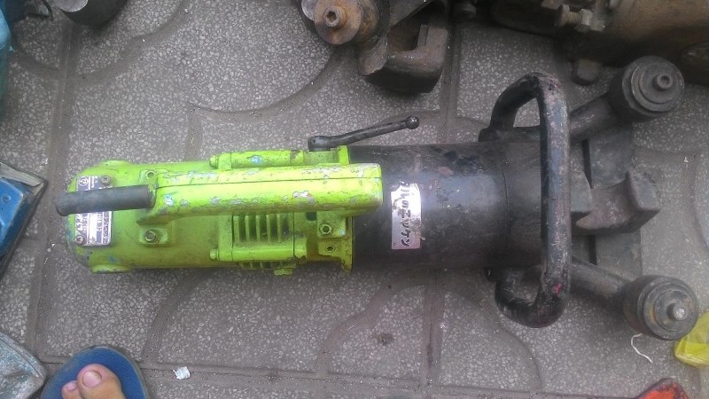 Máy uốn sắt thủy lực D32 Máy uốn sắt thủy lực D32