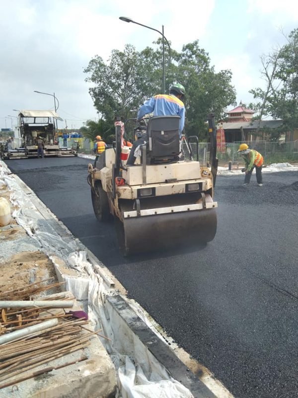 Máy lu dắt tay