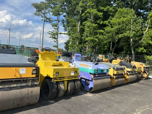 Máy lu dắt tay