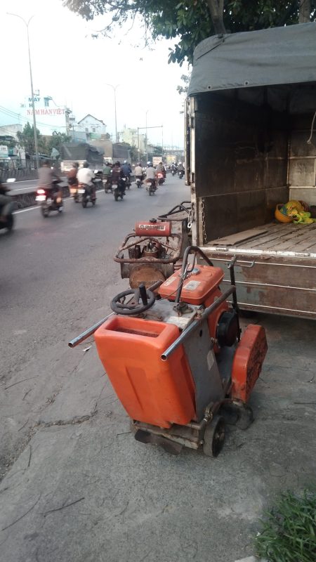 máy cắt bê tông