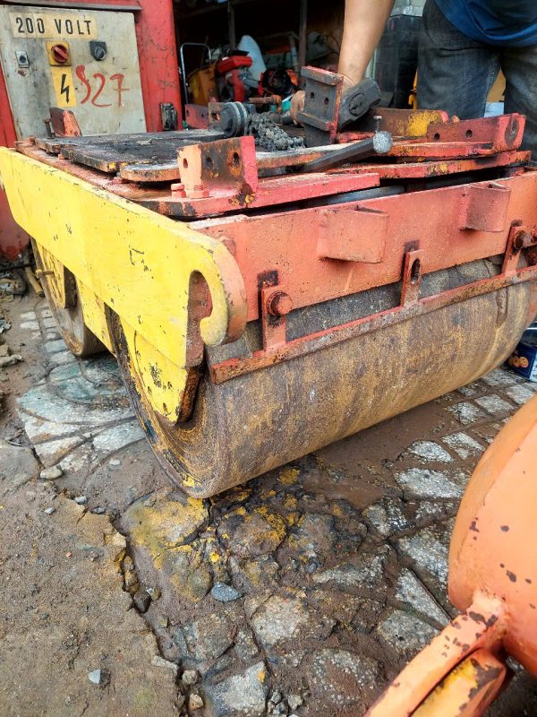 sửa chữa xe lu dắt tay 750kg tại TP.HCM