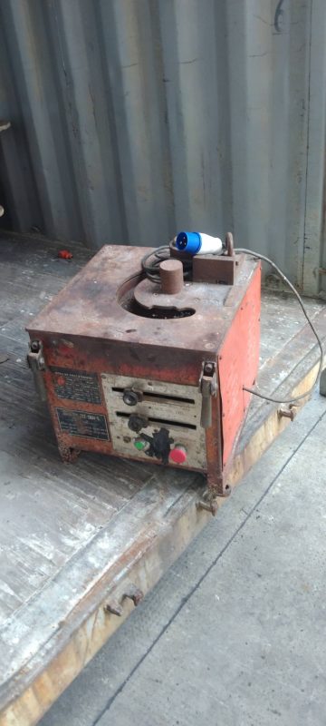 cho thuê máy uốn sắt 220V phi 25
